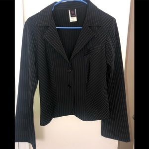 Wrapper B&W Pin Stripe Blazer (Juniors)